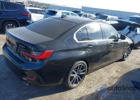 2021 BMW 330I xDrive z USA, uszkodzony, nr VIN 3MW5R7J06M8C13448